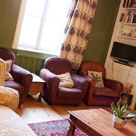 The Old School House * Ceauce