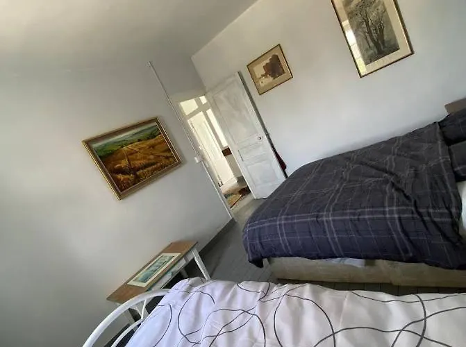 The Old School House Céaucé